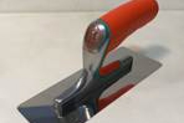 Кельма из нержавеющей стали трапецевидная с закругленными углами с прорезиненной ручкой